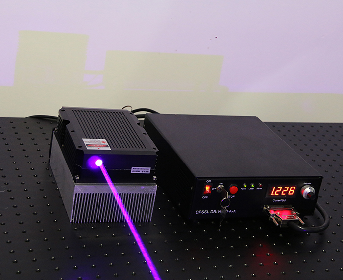 405nm 6000mW Semiconductor Laser Blue-Violet Laser Beam CW/TTL/Analog
